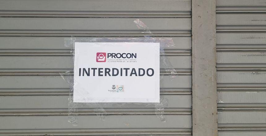 Procon interdita loja de departamentos por oferta de crédito abusiva em Juiz de Fora
