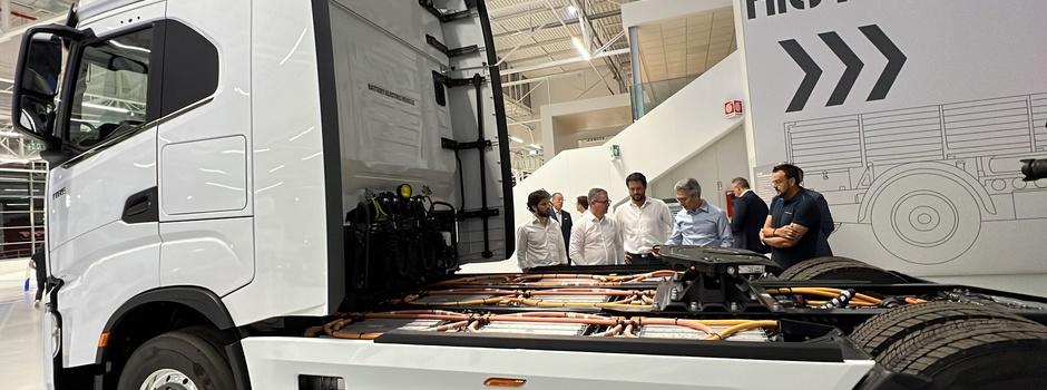 Governo de Minas formaliza parceria com empresa automotiva Italiana