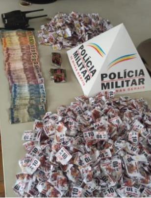 PM apreende mais de mil pedras de crack em Andrelândia