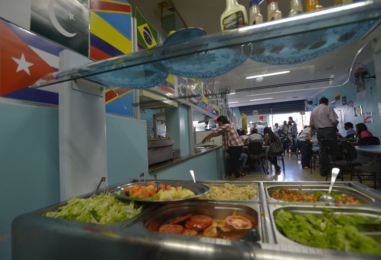 Bares e restaurantes fechando com prejuízo crescem 5% no país