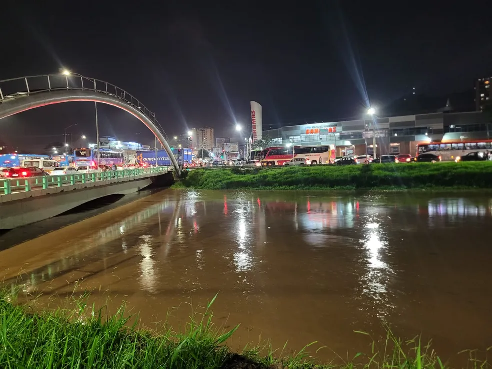 Equipes da PJF atuam em áreas afetadas pela forte chuva de quinta-feira, 26/10