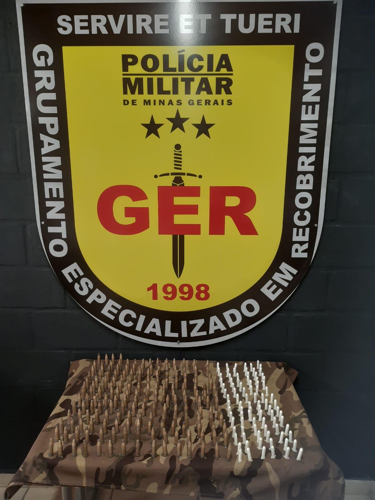 Polícia Militar apreende 275 pinos de cocaína no bairro Vila Ideal