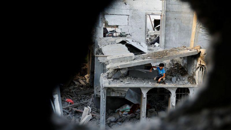 Tropas de Israel cercam a Faixa de Gaza; população já está sem energia