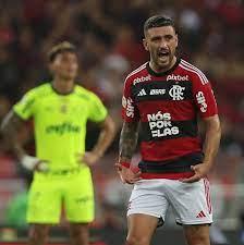 Flamengo vence Palmeiras e entra de vez na briga pelo título 2023