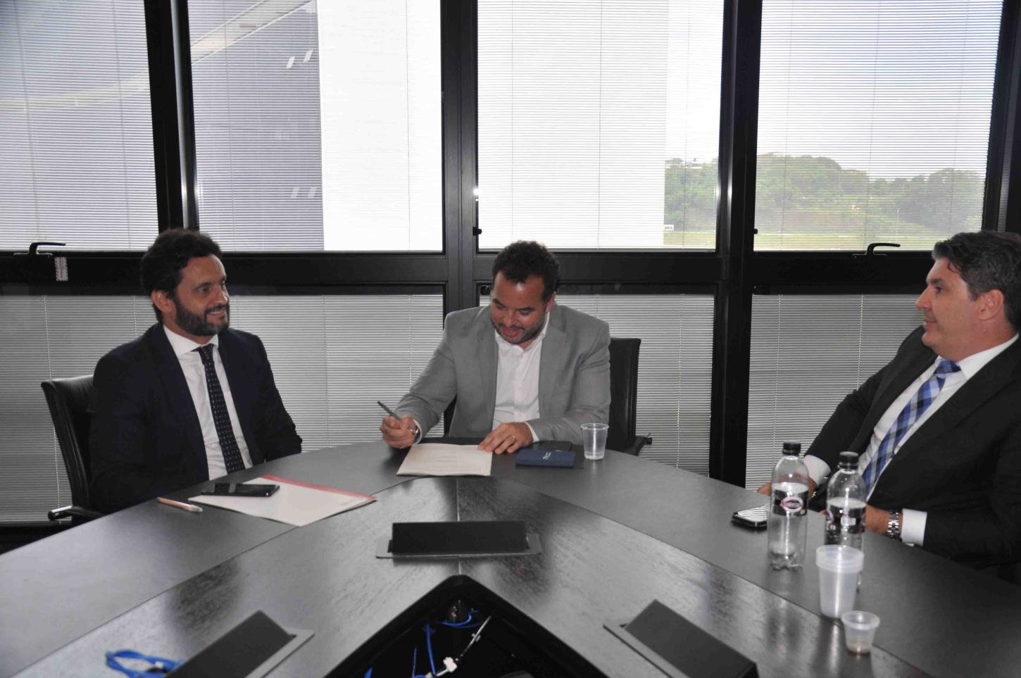 Governo de Minas firma parceria para potencializar transporte no estado