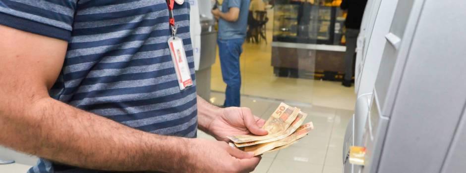 Governo de Minas paga 13º salário em parcela única