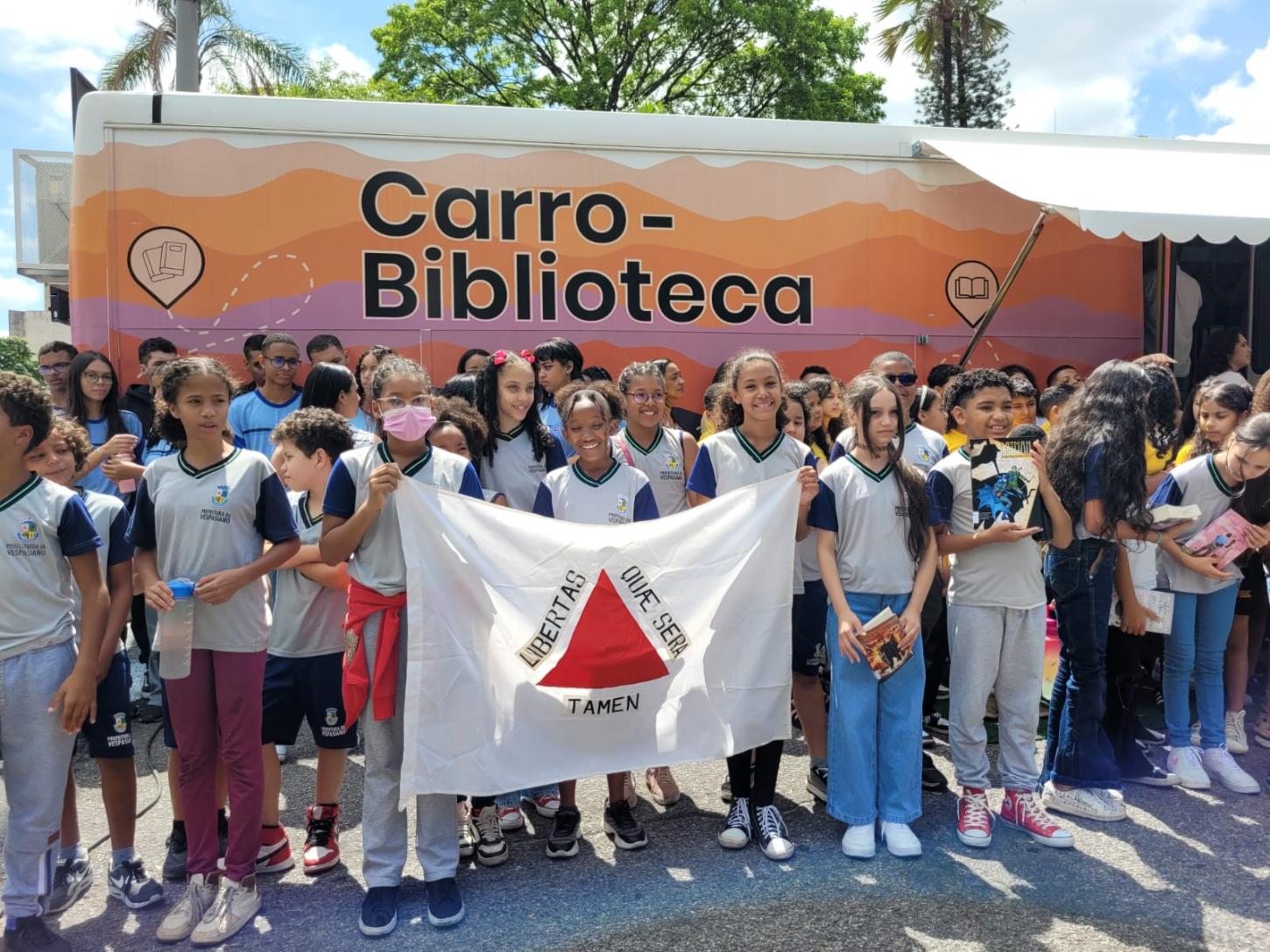 Governo de Minas reinaugura o Carro-Biblioteca para ampliar acesso à leitura
