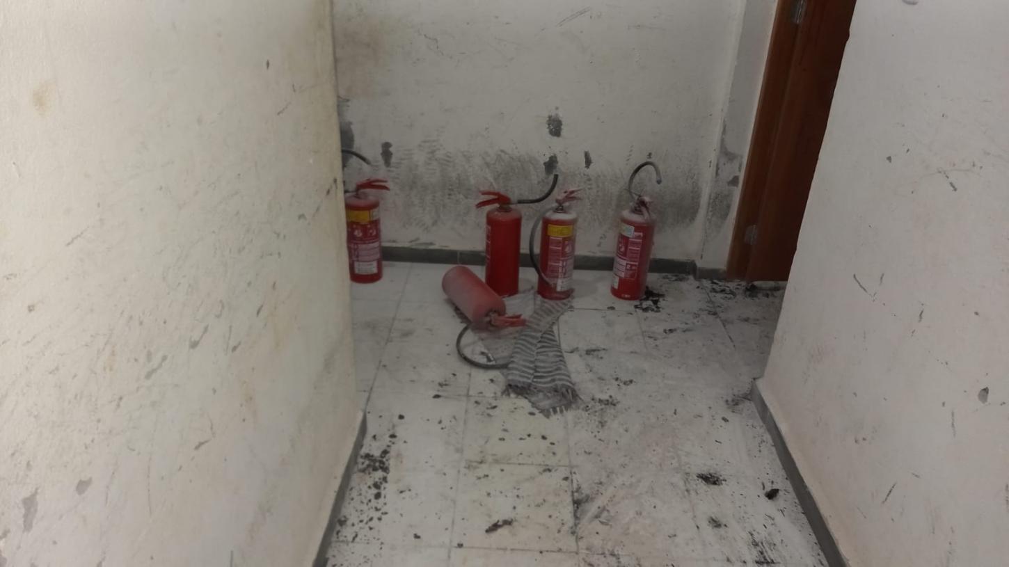 Bombeiros atendem ocorrência de incêndio em apartamento no Sudário