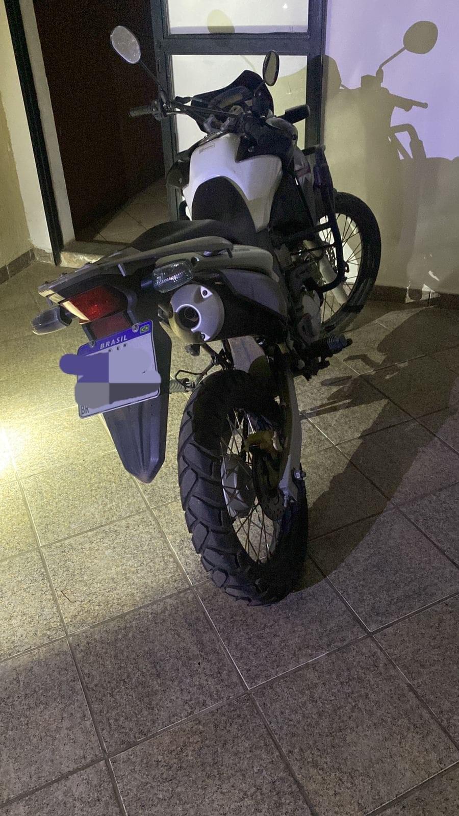 POLÍCIA MILITAR RECUPERA VEÍCULO FURTADO EM PIRAÚBA