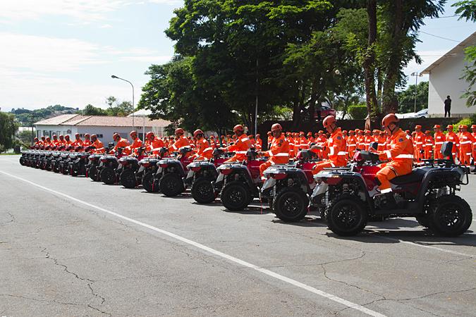Quadriciclos adquiridos com recursos provenientes de ações do MPMG são entregues ao Corpo de Bombeiros