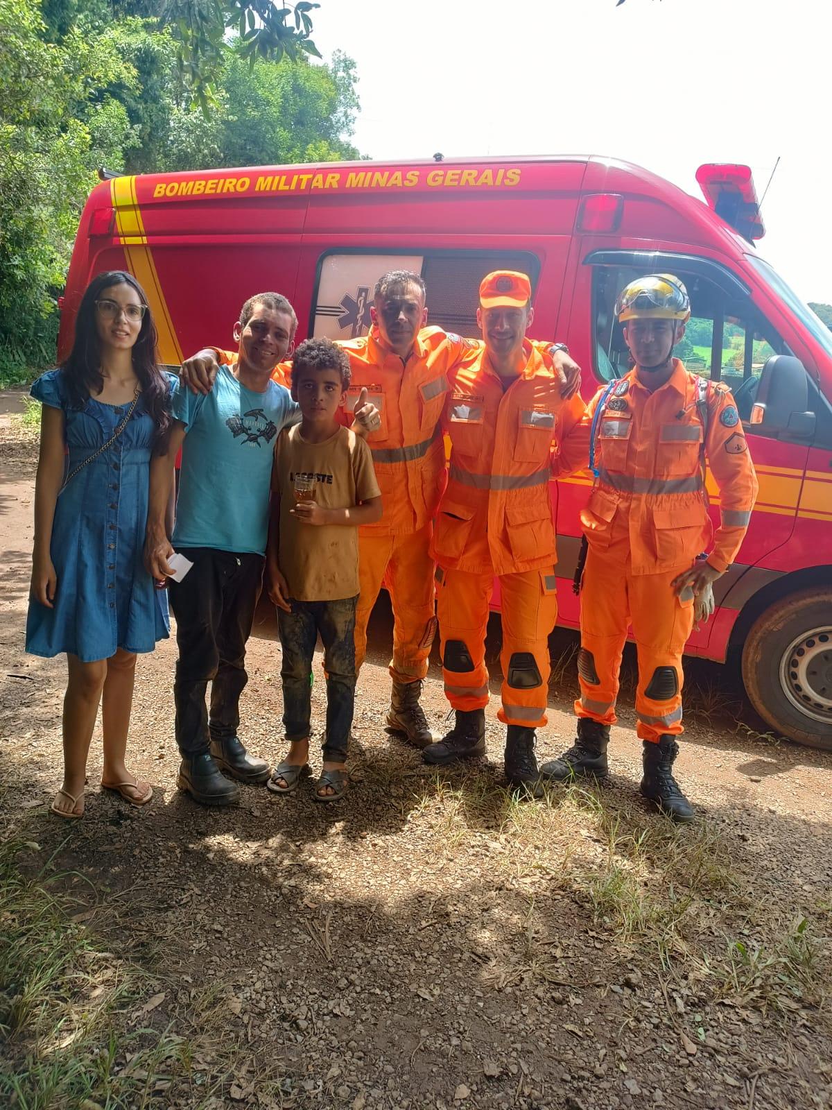 Drama e Emoção: Bombeiros Resgatam Garoto Perdido em Conselheiro Lafaiete