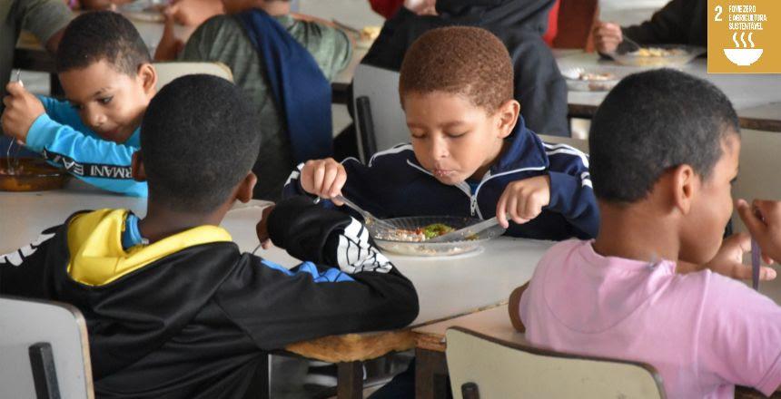 Mais de 4 mil estudantes cadastrados podem almoçar até 30 de janeiro nas escolas municipais urbanas