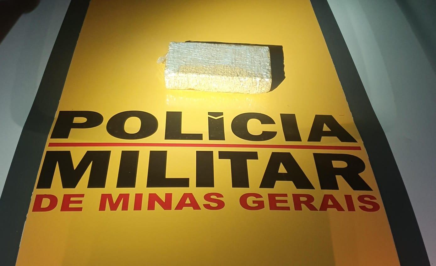 Polícia Militar Rodoviária apreende 1 KG de Crack na AMG 3085