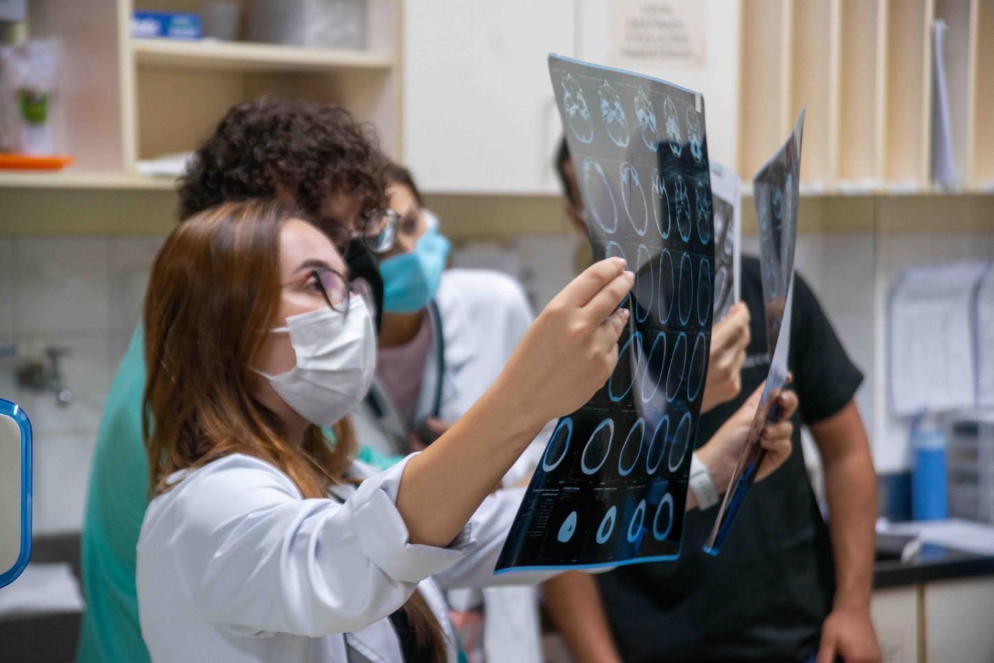 Fhemig Oferece Oportunidades em Diversas Especialidades Médicas e Técnicas