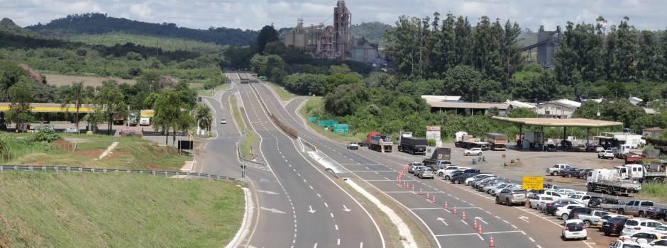 Governo de Minas inaugura contorno viário em Itaú de Minas e anuncia investimentos em rodovias e saúde