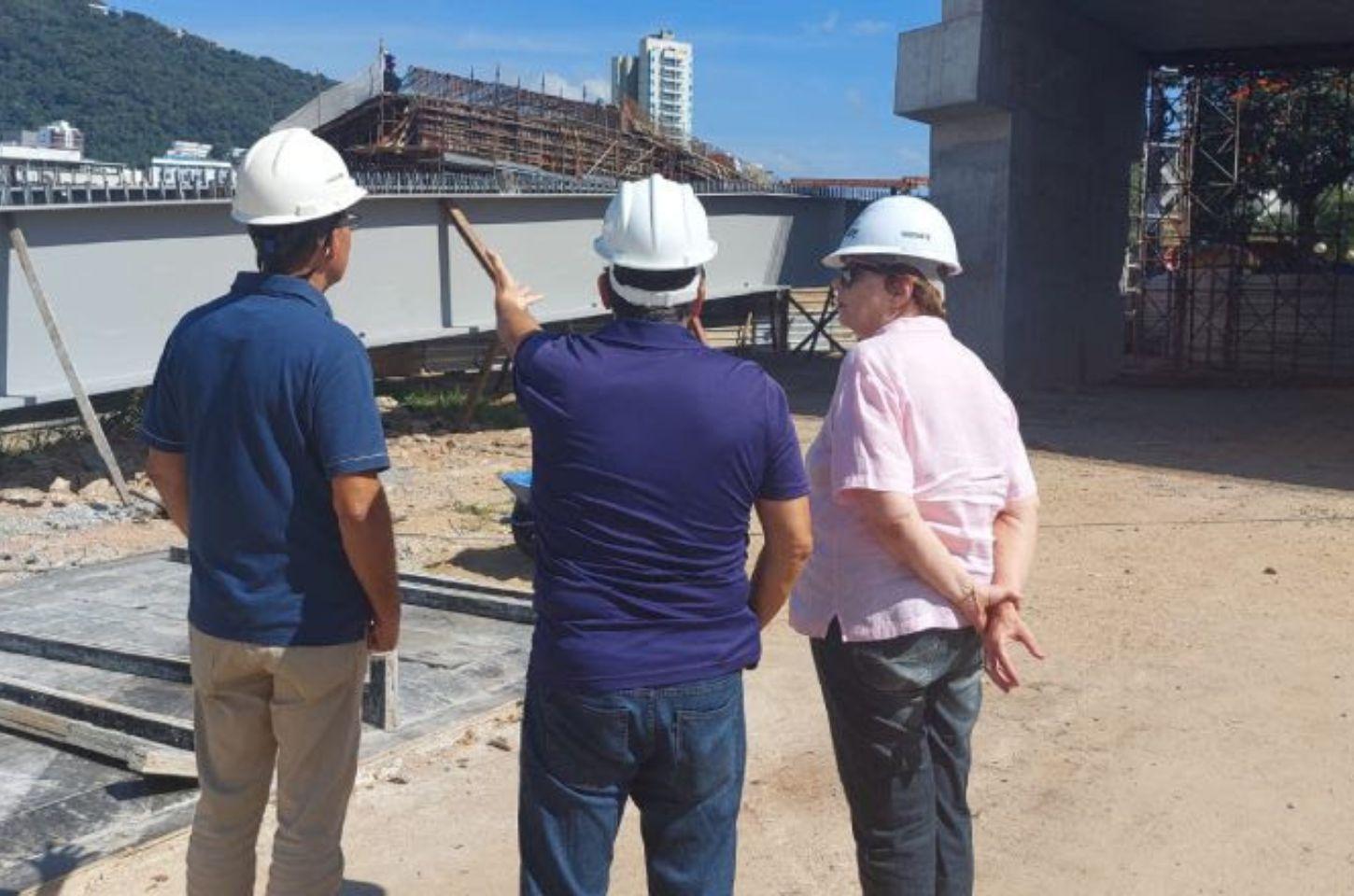 Prefeita Margarida Salomão realiza vistoria técnica em seis obras