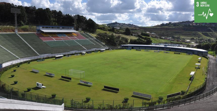 “Confronto Eletrizante: Tupi vs. Nacional de Muriaé no Estádio Mário Helênio”