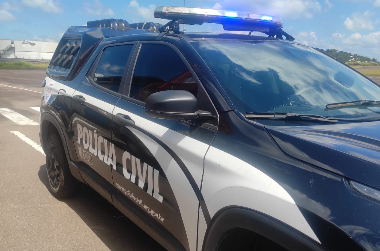 Polícia Civil apreende celular e televisão em Ubá