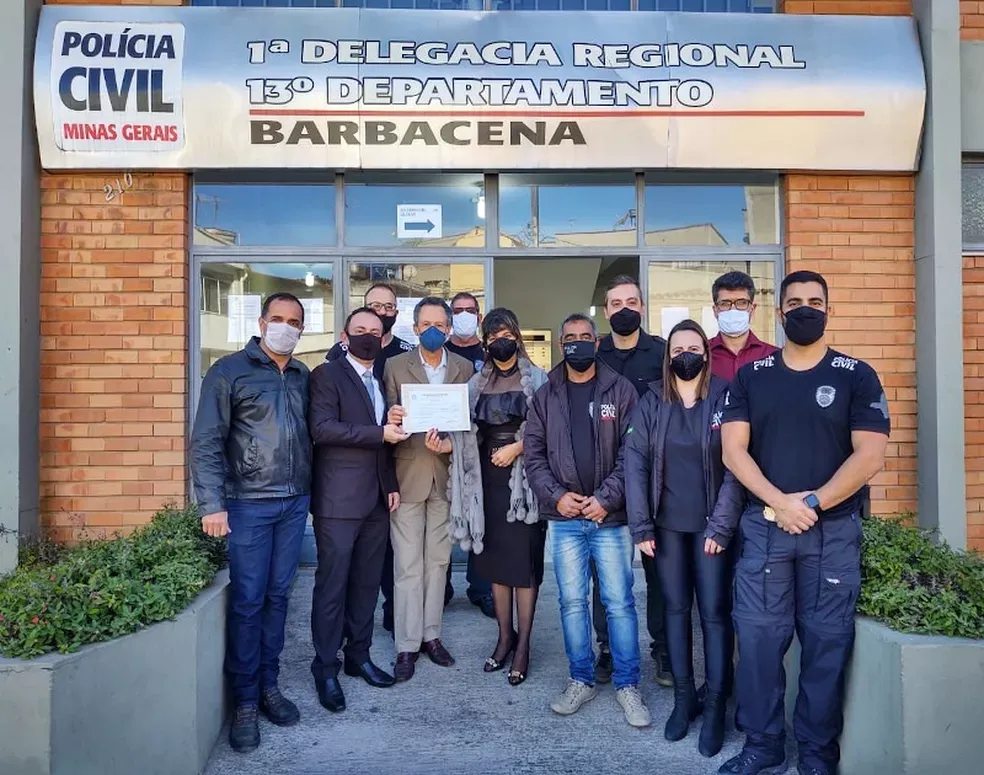 Homem é Detido por Desacato e Irregularidades em Veículo em Barbacena