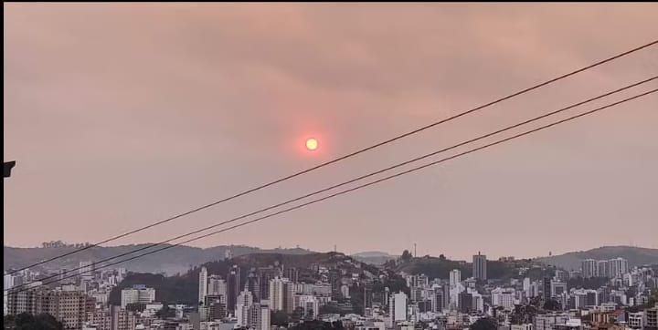 Céu Avermelhado Intriga Moradores de Juiz de Fora e Região: O Que Está Por Trás do Fenômeno?