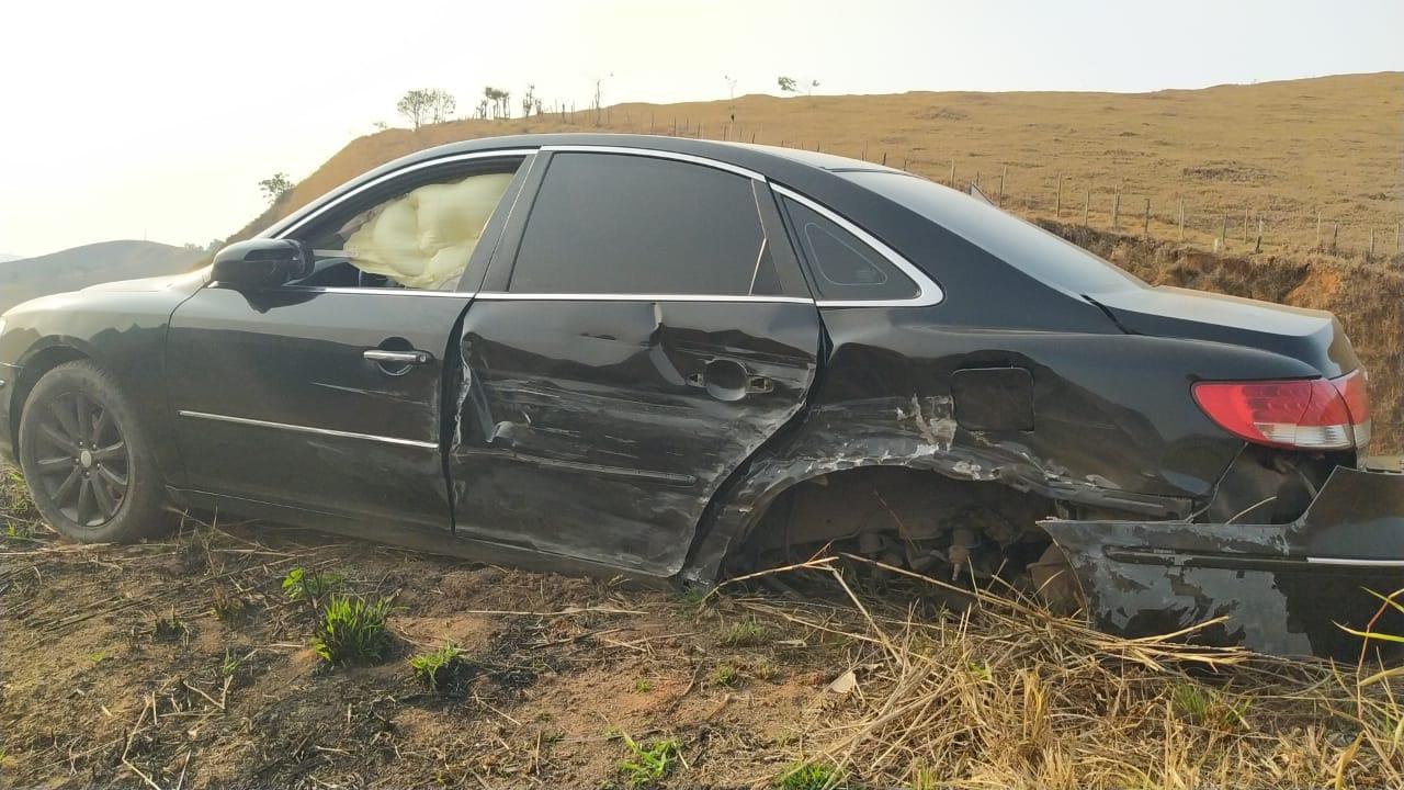 Colisão envolvendo três veículos deixa um ferido na BR-116