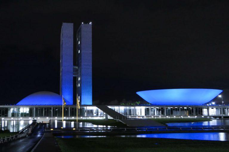 Congresso se ilumina de azul para celebrar a diversidade e a inclusão