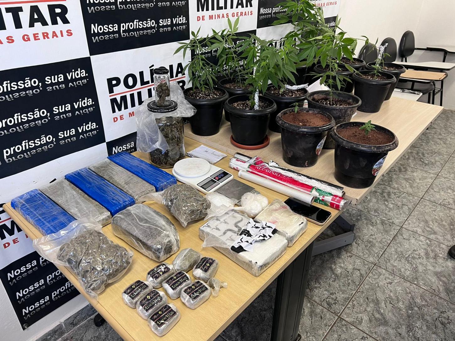 Operação desmantela quadrilha e apreende drogas em Congonhas