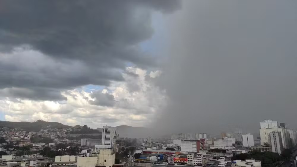 Ciclone Extratropical Eleva Risco de Tempestades em Juiz de Fora: Saiba Como se Proteger