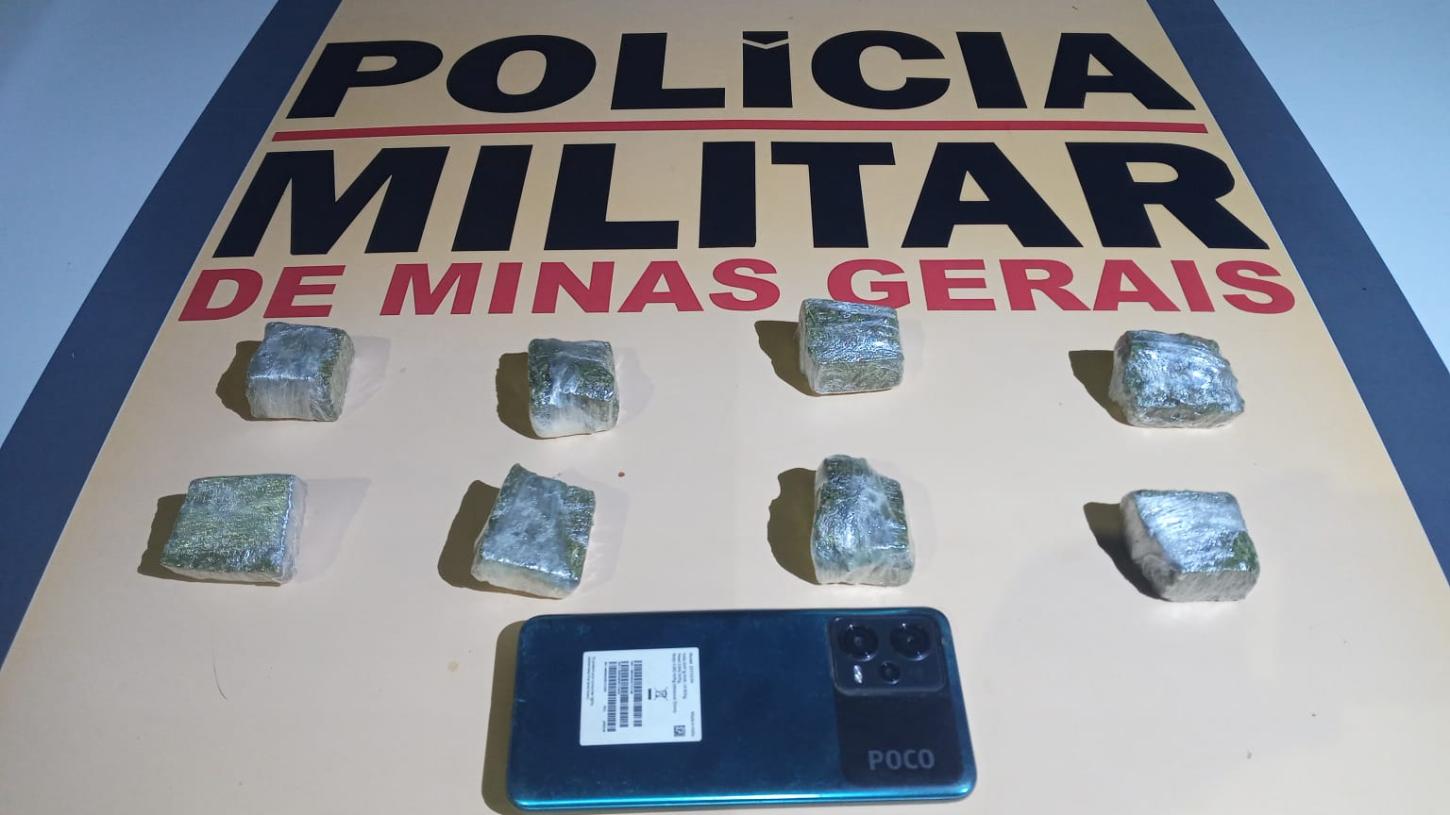 Homem é Preso com Drogas em Veículo Durante Abordagem Policial na MG-353