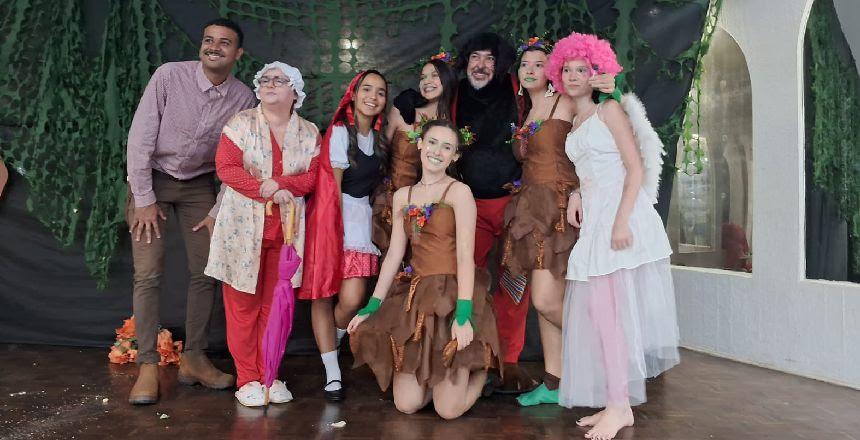 Teatro para Crianças: Mis-en-scène Apresenta 