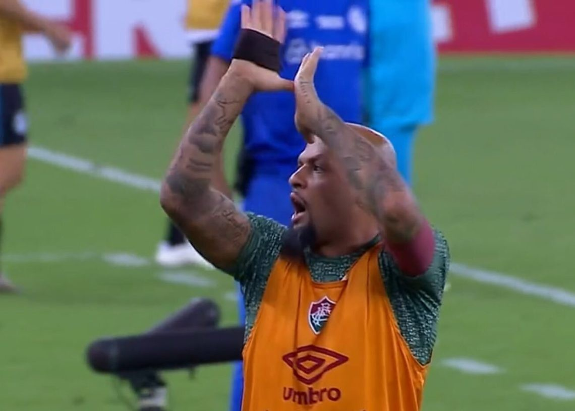 Felipe Melo é denunciado ao STJD por gesto de “roubo” em jogo contra o Grêmio