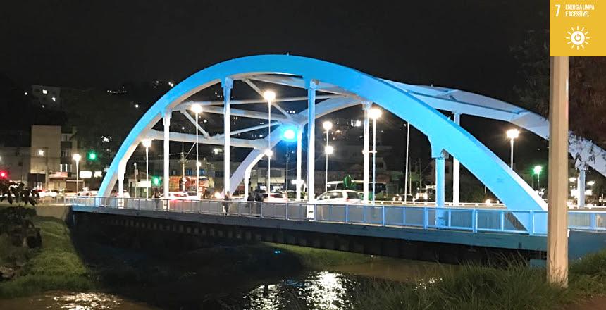Juiz de Fora se ilumina pelo Novembro Azul: luzes no Morro do Cristo e na Ponte reforçam a importância da prevenção ao câncer de próstata 💙