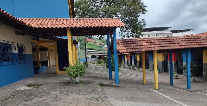 Revitalização da Escola Municipal Afonso Maria de Paiva é celebrada com evento cultural