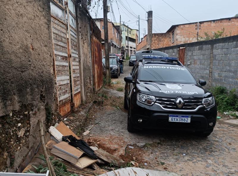 Barbacena: investigados por homicídio são presos em flagrante por tráfico e posse de arma