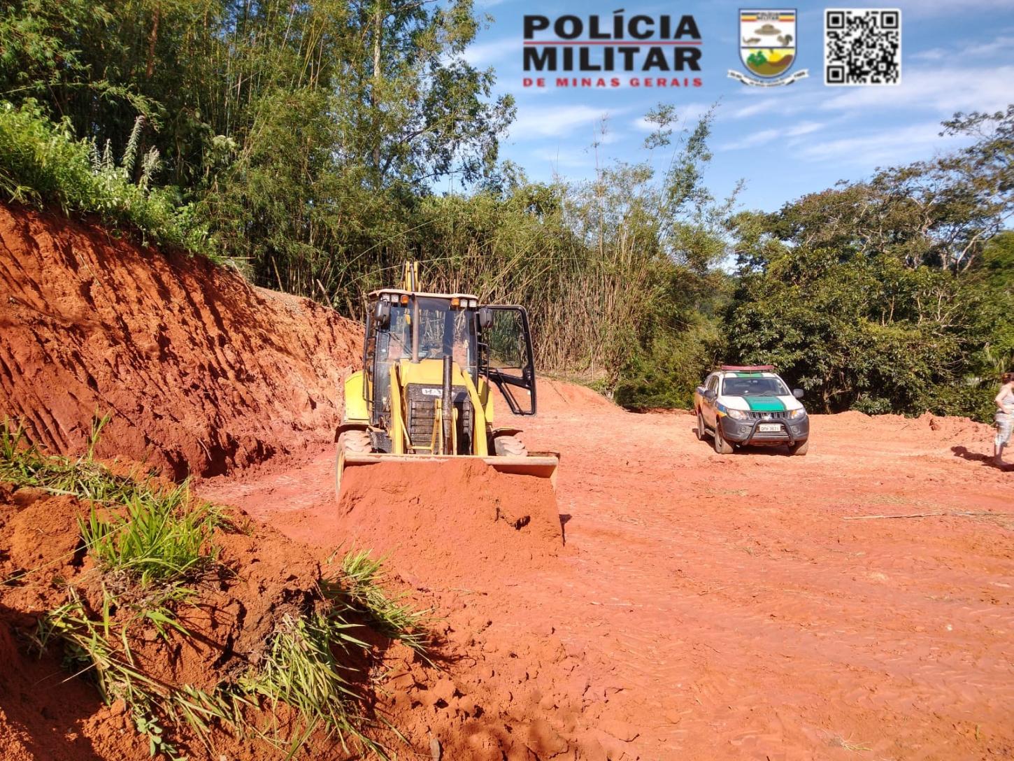 Apreensão de Retroescavadeira em Área de Preservação em Ubá