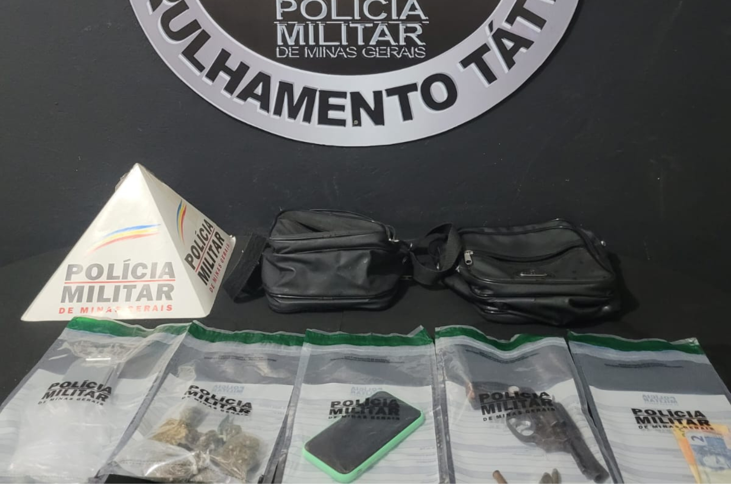 Giro Policial: PM apreende armas e drogas em operações em Conselheiro Lafaiete