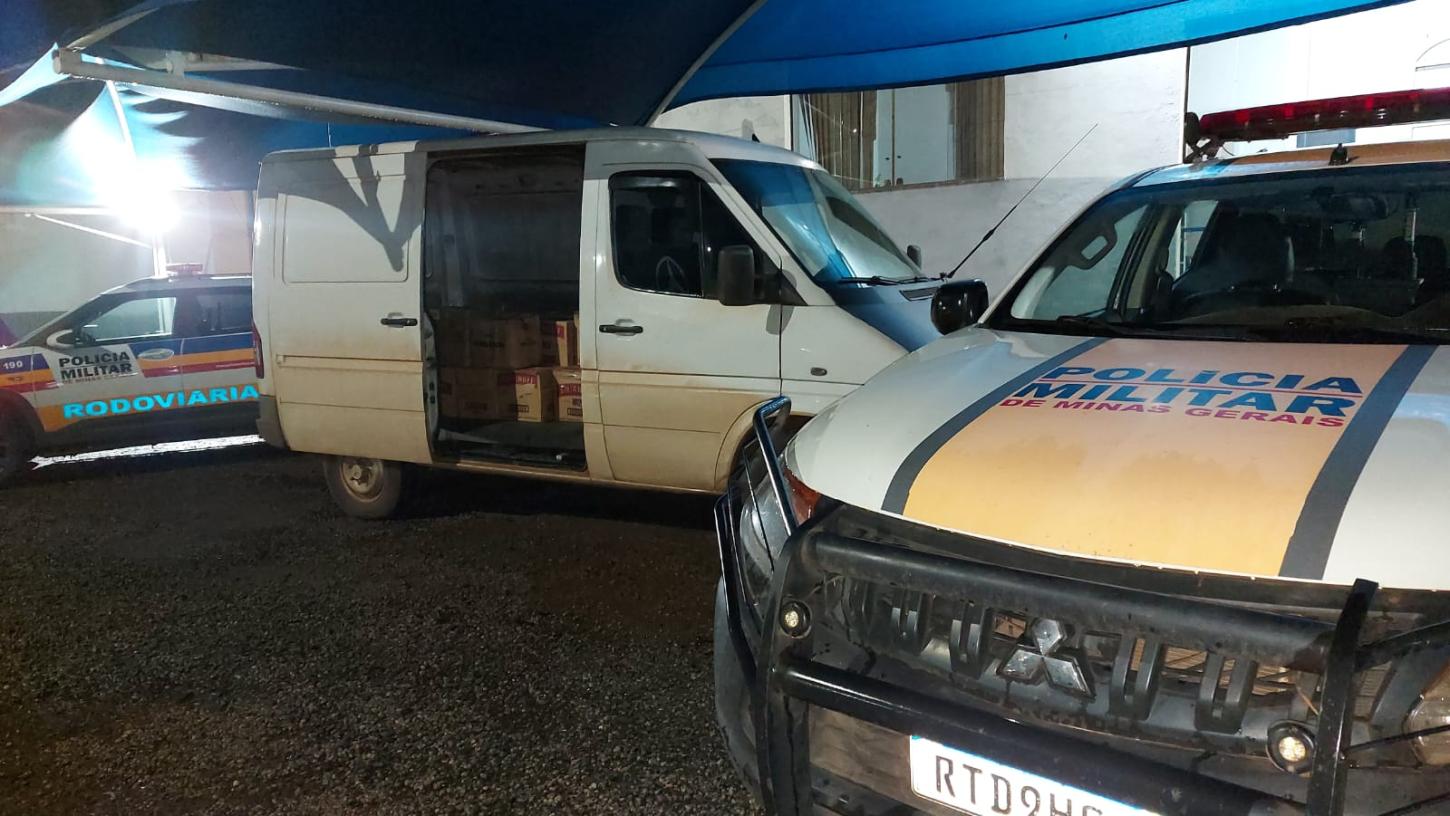 Polícia Rodoviária apreende carga de vodka falsificada em Conselheiro Lafaiete