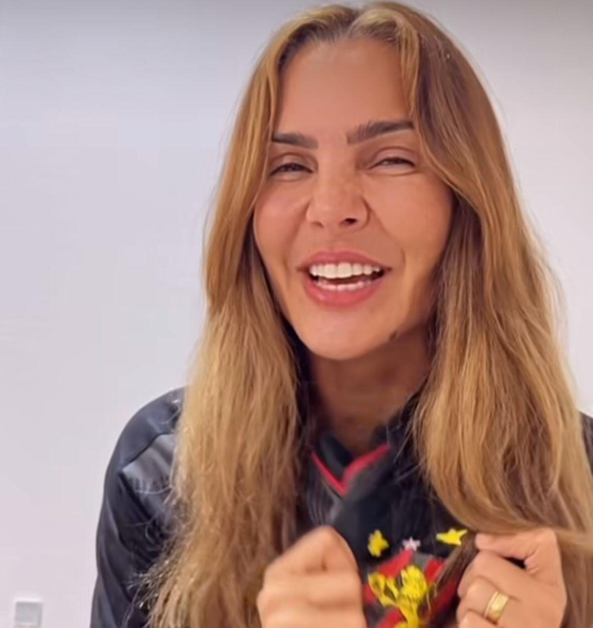 Silvana Salazar emociona Ilha do Retiro com hino de Pernambuco no Dia Internacional da Mulher