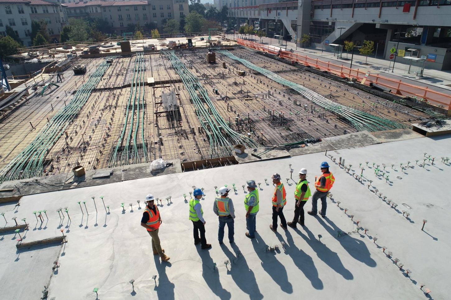 Construtoras Pequenas: Como o Aluguel de Equipamentos Ajuda a Escalar Projetos