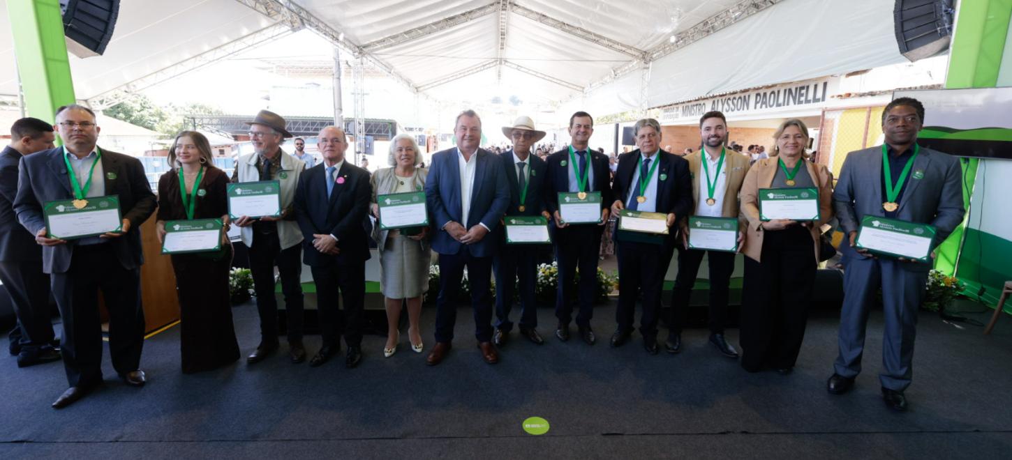 Governo de Minas realiza primeira entrega da Medalha Ministro Alysson Paolinelli