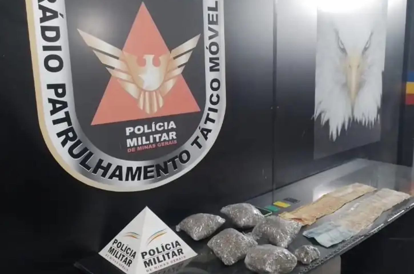 Jovem é preso por tráfico de drogas no bairro Amazônia, em Juiz de Fora