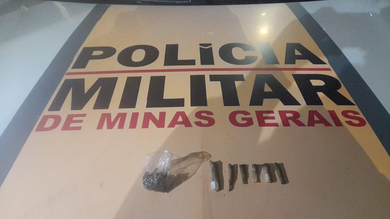 Motorista drogado é preso em São João del Rei com carro roubado na MGC-383