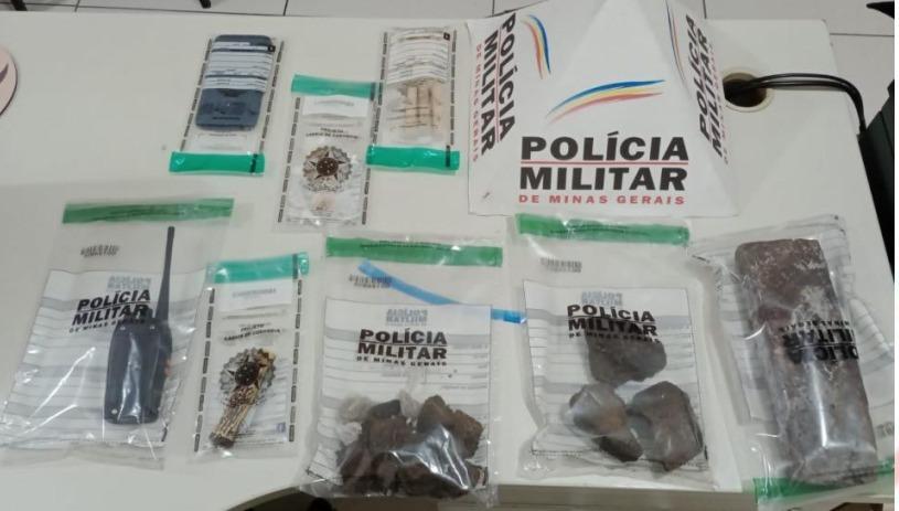 Mulher fica inconsciente após colisão entre moto e carro em São João del-Rei; PM registra tráfico de drogas em Barroso e Arantina