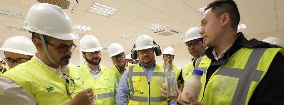 Novos insumos chegam à fabrica da Heineken, em Passos