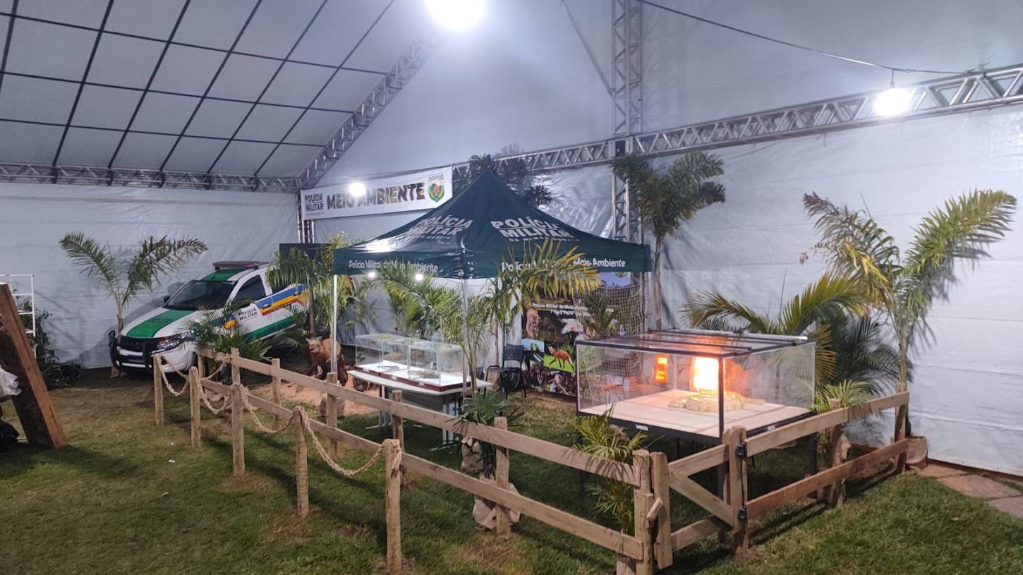 PM Ambiental monta estande na Semana do Fazendeiro em Viçosa