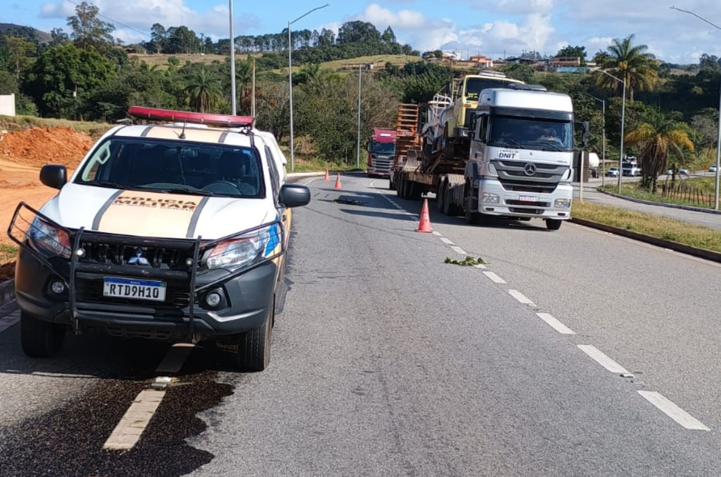 Vazamento de óleo interdita trecho da BR-265 próximo a Tiradentes