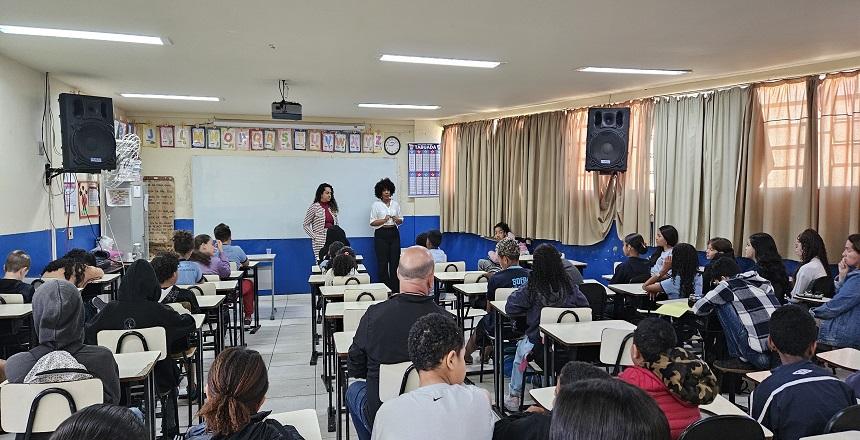 Escola Municipal Arllete Bastos promove palestra sobre Agosto Lilás em Juiz de Fora