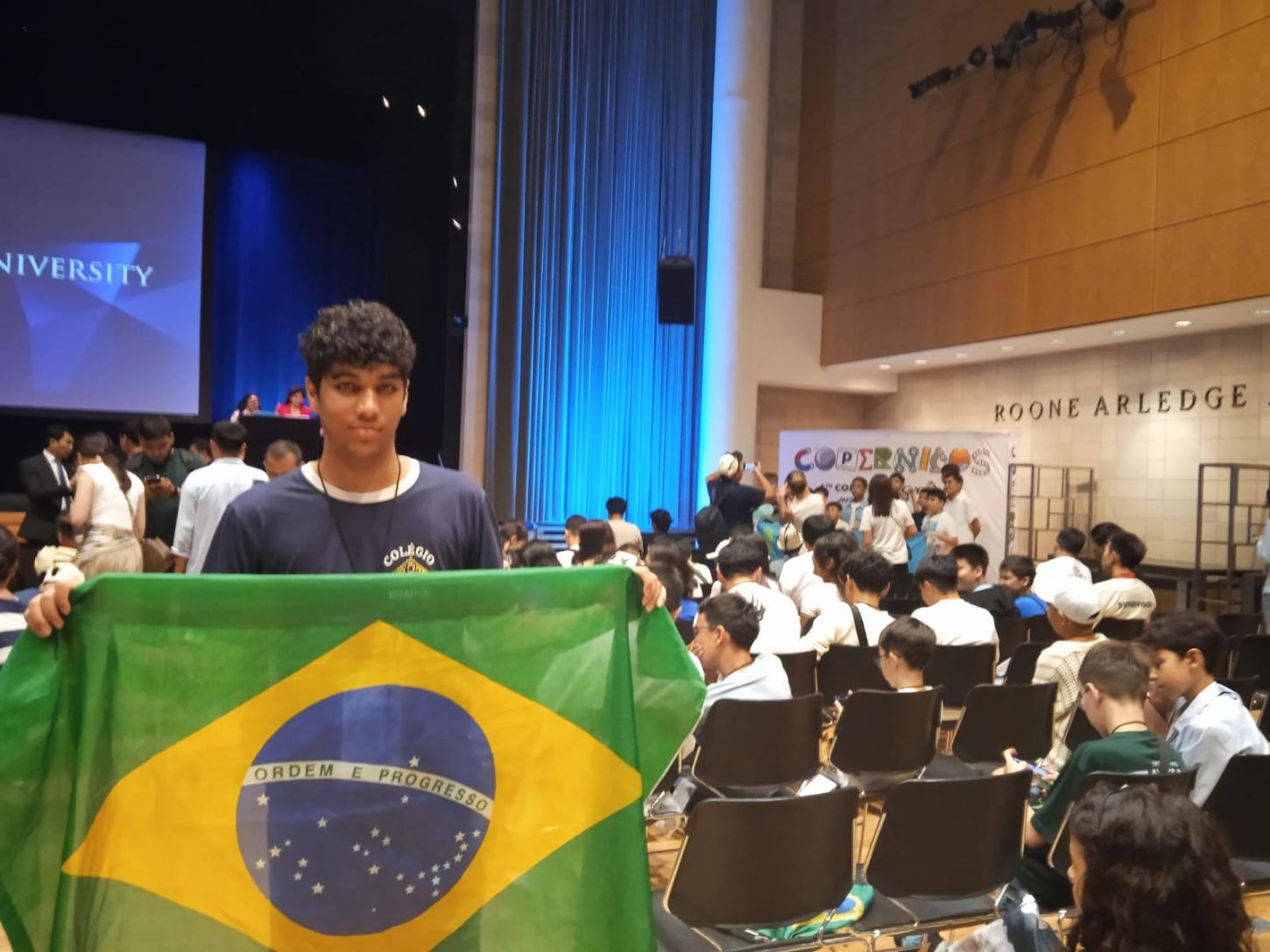 Estudante mineiro conquista ouro em olimpíada internacional de matemática nos Estados Unidos
