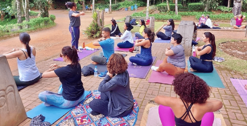 Museu Mariano Procópio promove aula gratuita de yoga neste sábado em Juiz de Fora