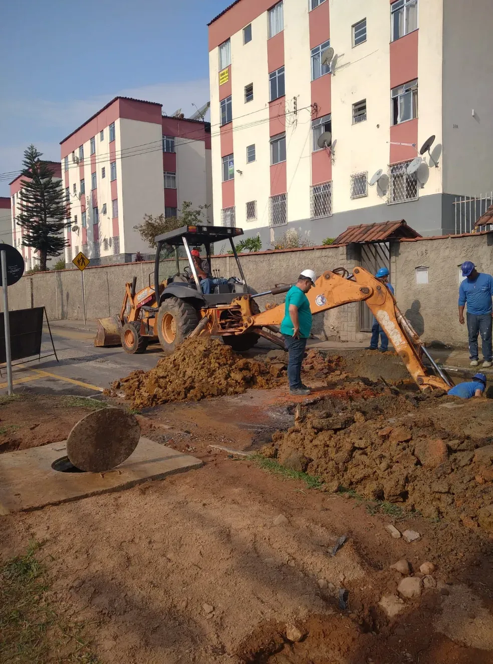 Obras viárias mantêm interdição no acesso da Rua Paracatu à Avenida Barão do Rio Branco em Juiz de Fora